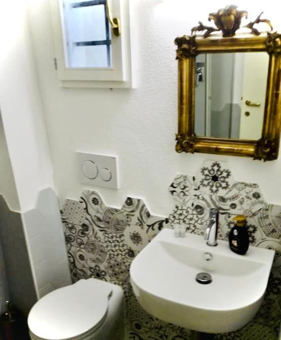 Dimora Con Finestra Sui Tetti Di Siena Apartment Bagian luar foto